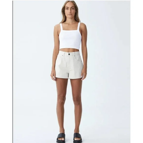 Cotton On Women's High Mom Denim Shorts Soft Taupe Finished - Picture 4 of 4